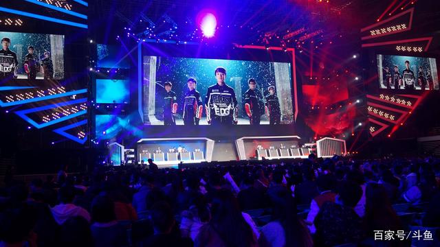 ClearLove ：打团也是敢操作的 这是我们队员的进步吧