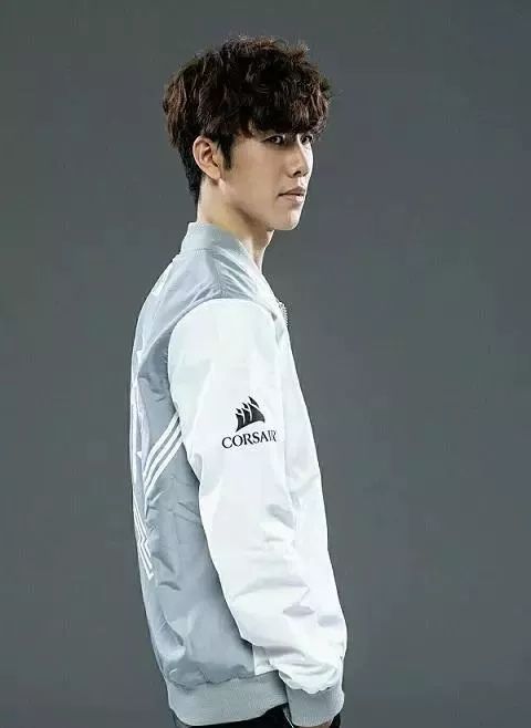 里程碑： GALA LPL第500次出場；Weiwei達成LPL 2500助攻成就